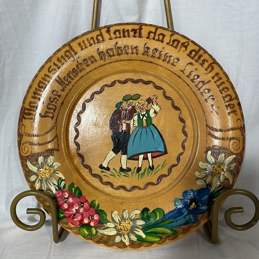 Decorative wooden plate  
